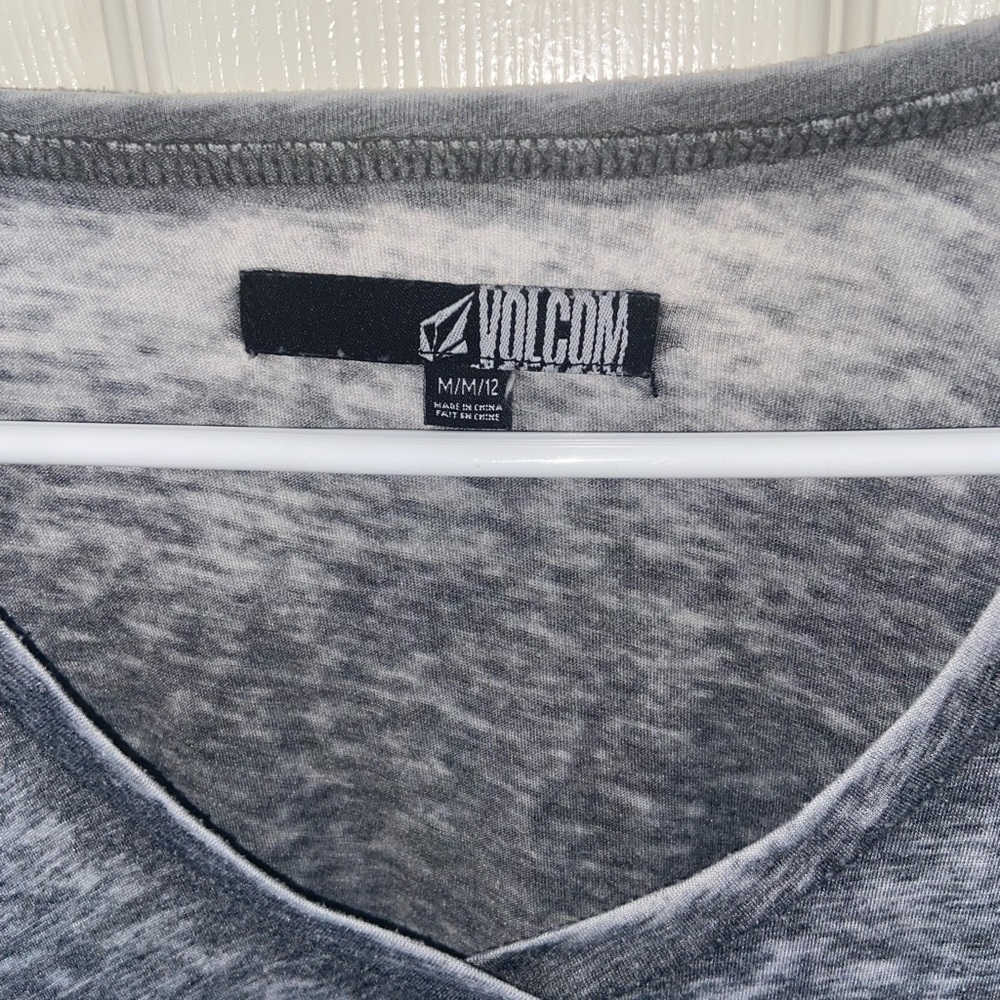 Volcom shirt